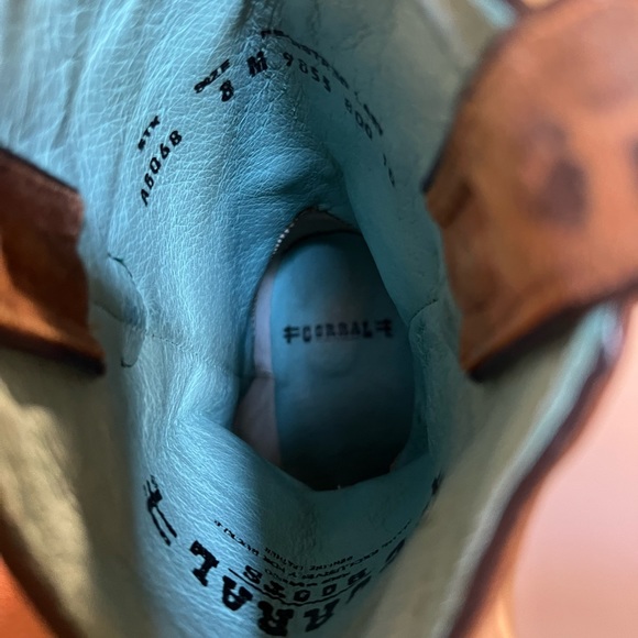 Women’s cheetah print corral western boots - Picture 3 of 4